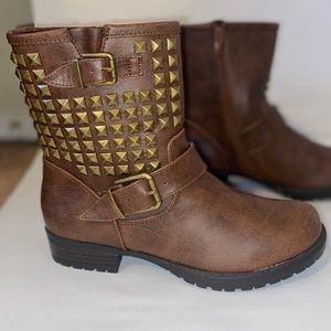 NWOT Brown Studded Boots